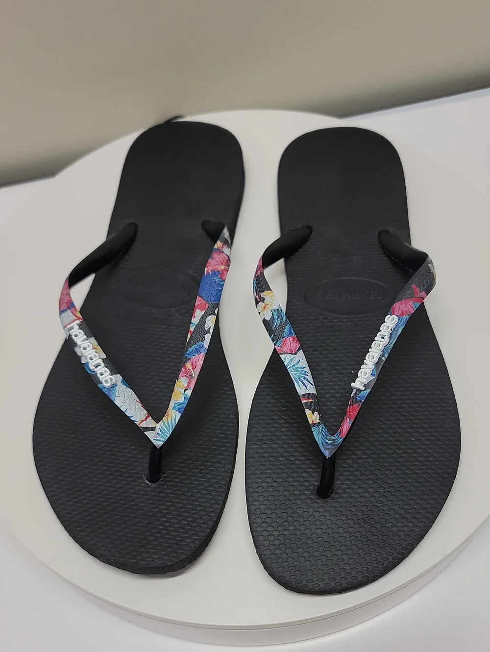 Havaianas Slim Black Flip Flops with Multicolor Floral Straps Sz 41-42 or 10-11